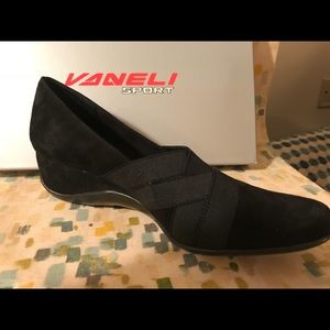 Vaneli Shoes NWT